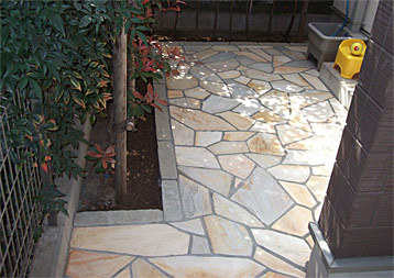 乱貼りのテラス